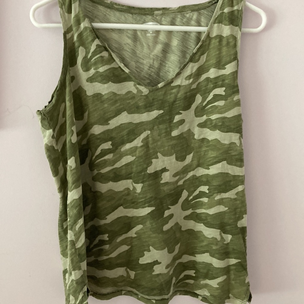 Old Navy Womens EveryWear Slub-Knit V-Neck Green Camo Tank